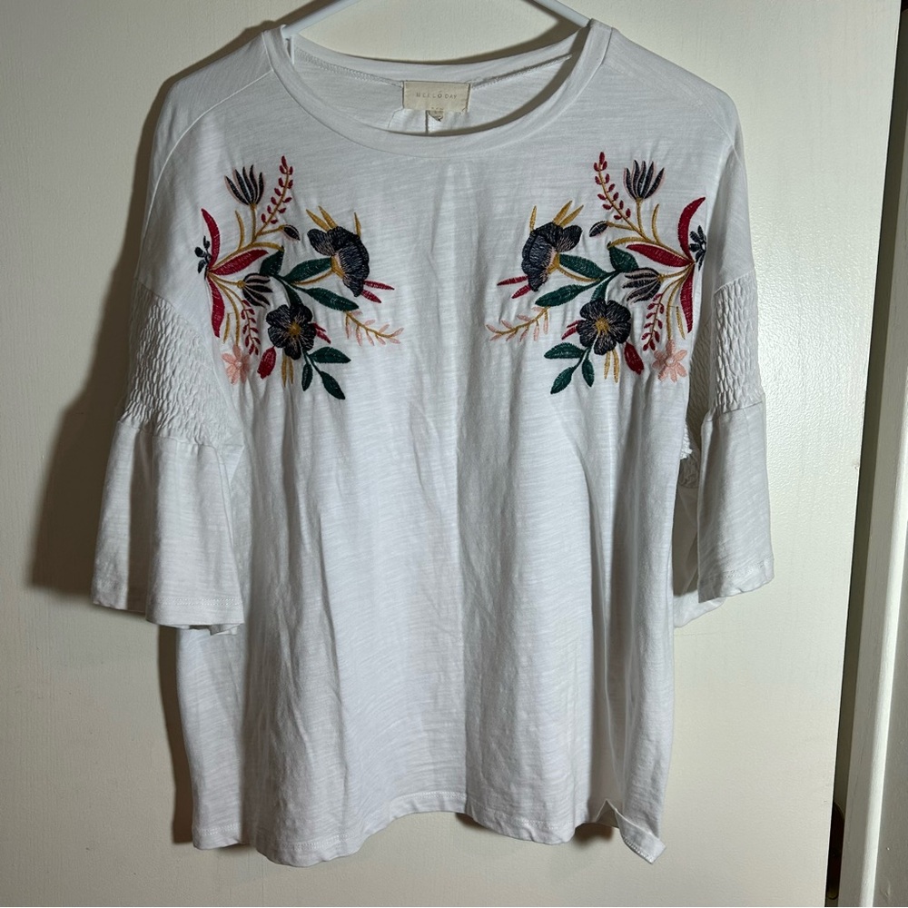 Melloday embroidered‎ ruffle sleeve top large